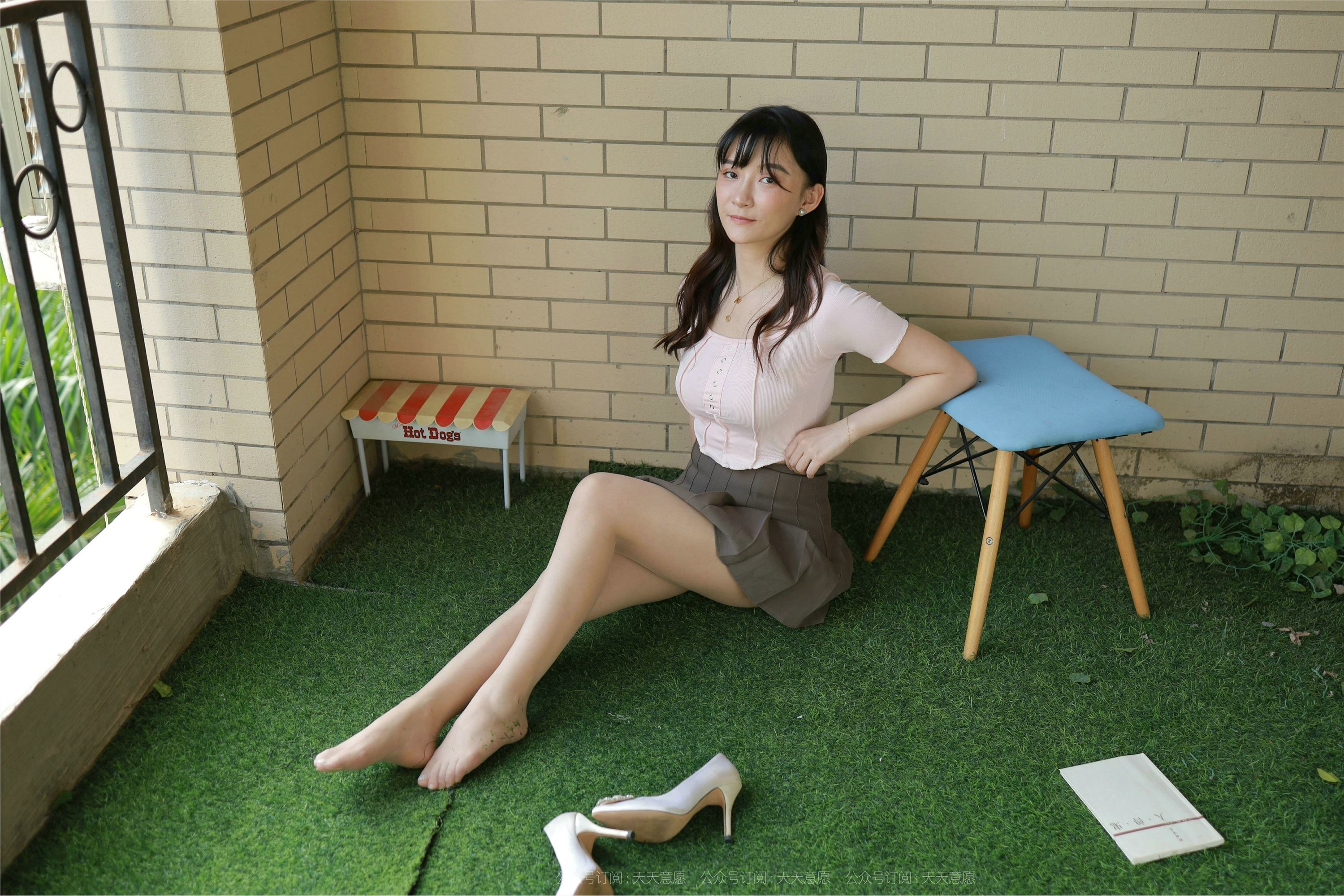 IESS异思趣向  2021.10.10 丝享家943：秋秋《阳台上的美女》